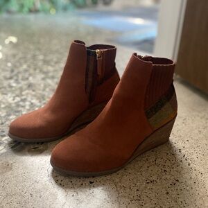 Tom's Suede ankle booties with wedged heel